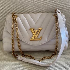 Authentic LV NEW WAVE CHAIN BAG